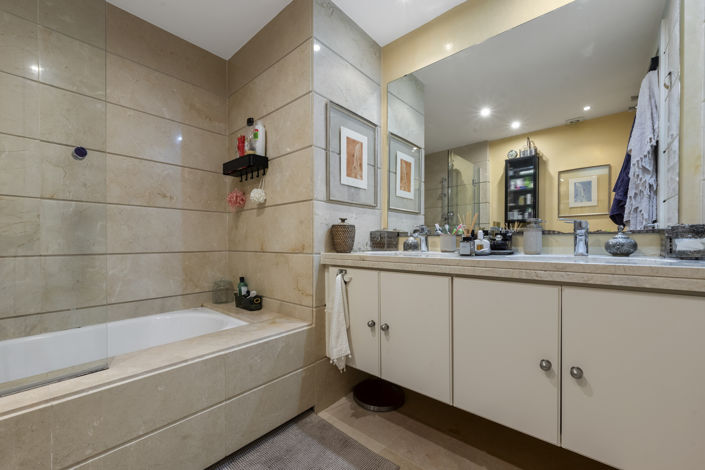 Image No.14-3 Bed Townhouse for sale