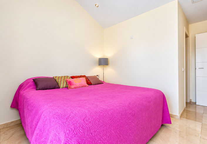 Image No.14-3 Bed Townhouse for sale