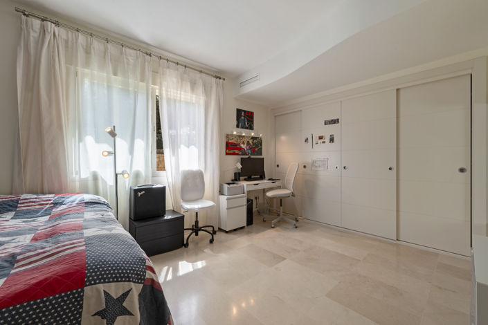 Image No.18-3 Bed Townhouse for sale