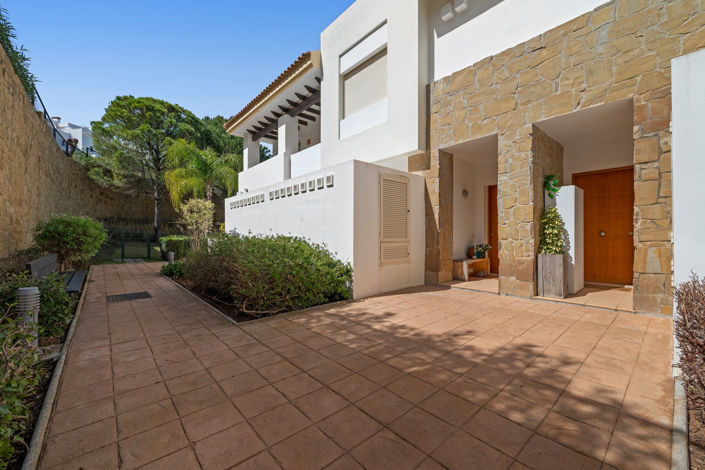 Image No.27-3 Bed Townhouse for sale