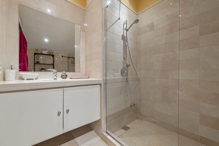 Image No.8-3 Bed Townhouse for sale