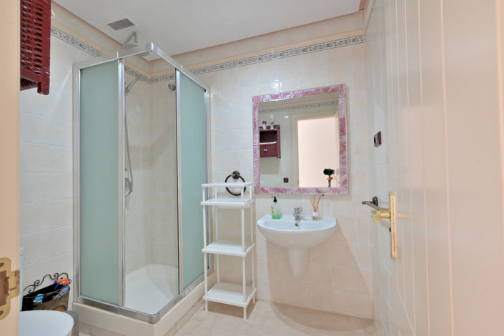 Image No.13-2 Bed Apartment for sale