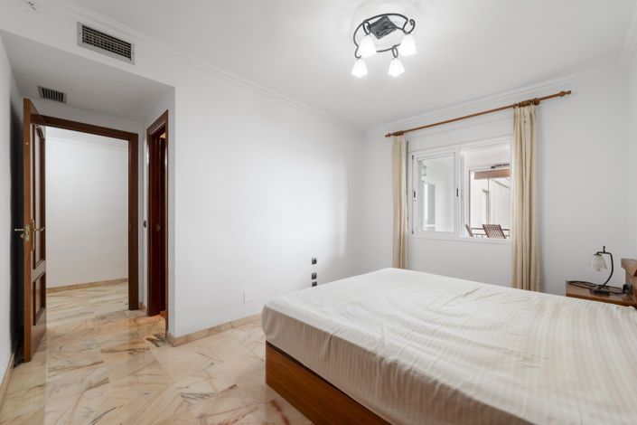 Image No.10-3 Bed Apartment for sale