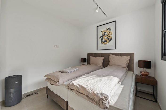 Image No.13-3 Bed Property for sale