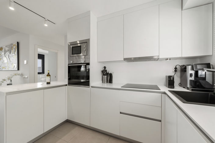 Image No.18-3 Bed Property for sale