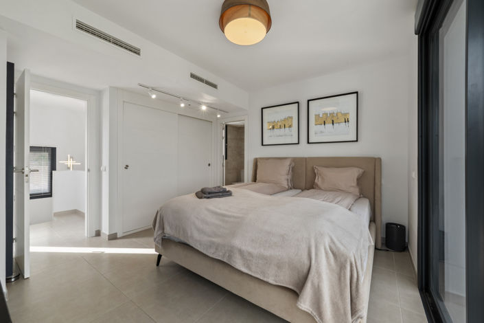 Image No.6-3 Bed Property for sale