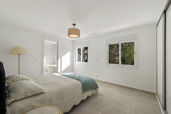 Image No.4-4 Bed Villa for sale