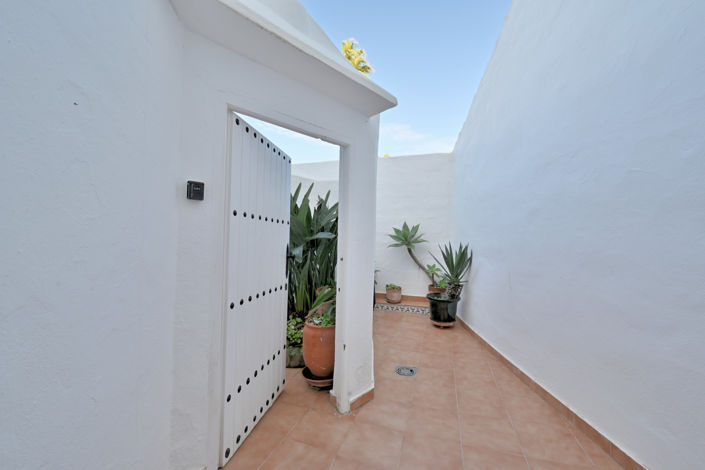 Image No.12-2 Bed Property for sale