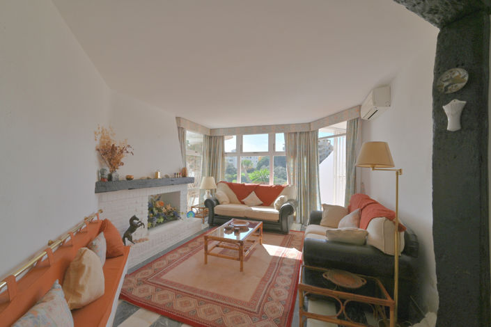 Image No.2-2 Bed Property for sale