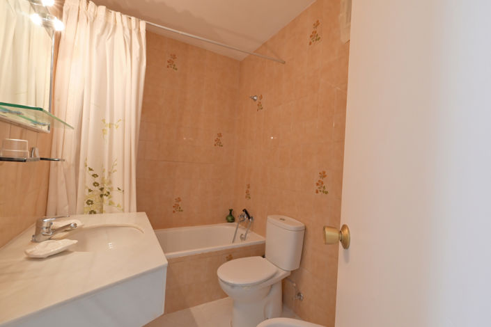 Image No.6-2 Bed Property for sale