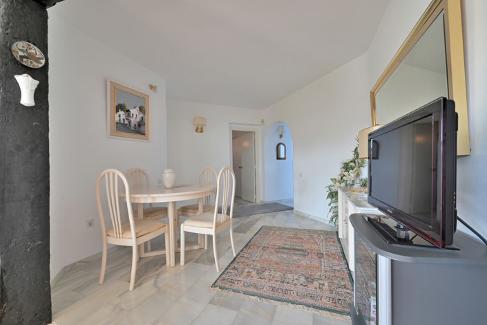 Image No.8-2 Bed Property for sale