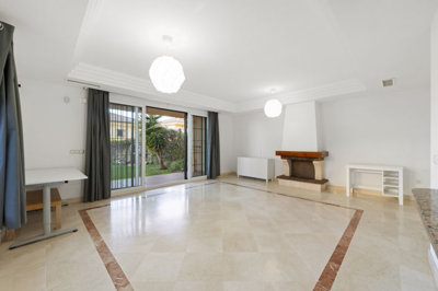 b98le8d7m9k3degpefzhs0lif8u4xzvzhwxtmggyekxx9