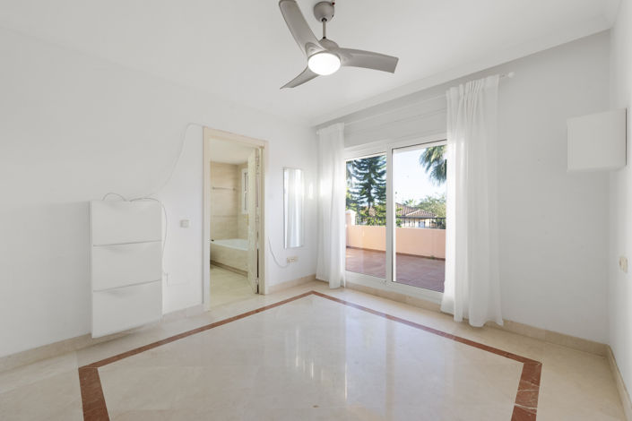 Image No.4-3 Bed House for sale