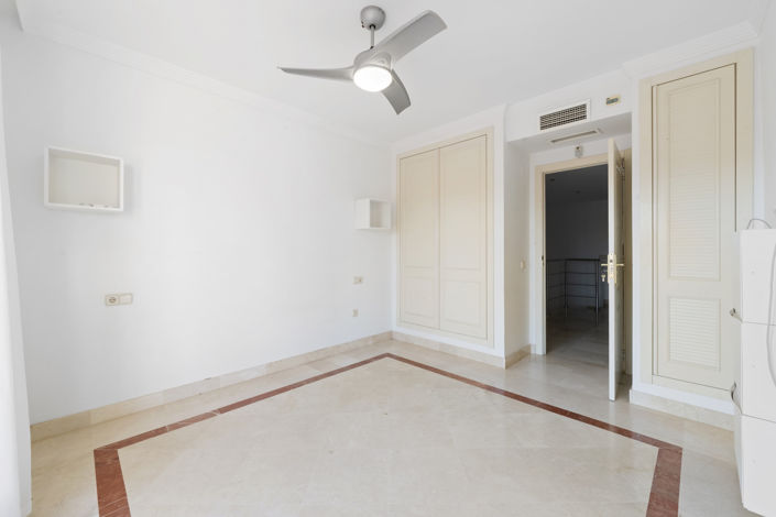 Image No.6-3 Bed House for sale