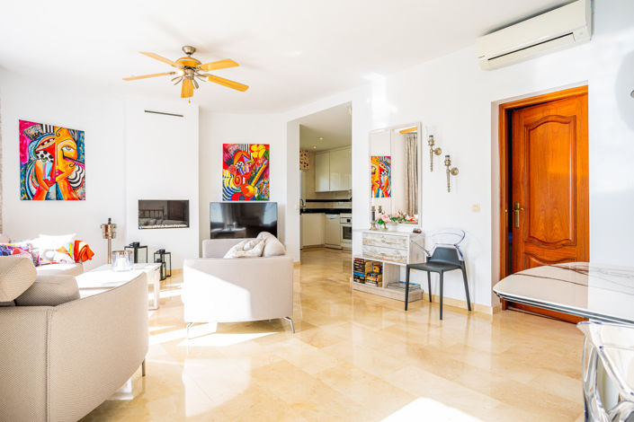 Image No.2-Villa de 4 chambres à vendre à Mijas Costa