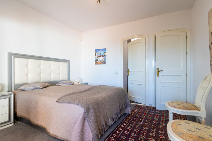 Image No.24-3 Bed Townhouse for sale