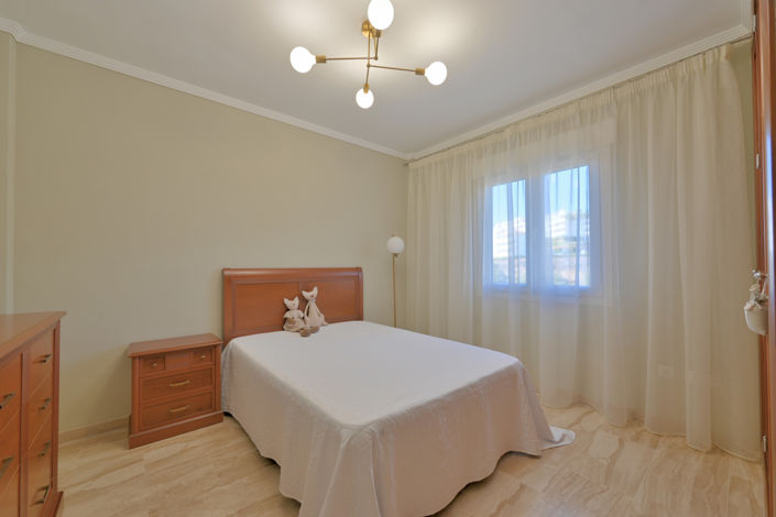 Image No.12-4 Bed Townhouse for sale