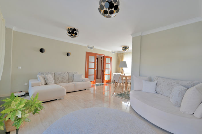 Image No.2-4 Bed Townhouse for sale