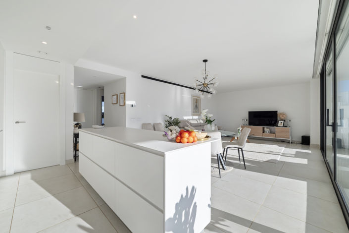 Image No.12-2 Bed Property for sale