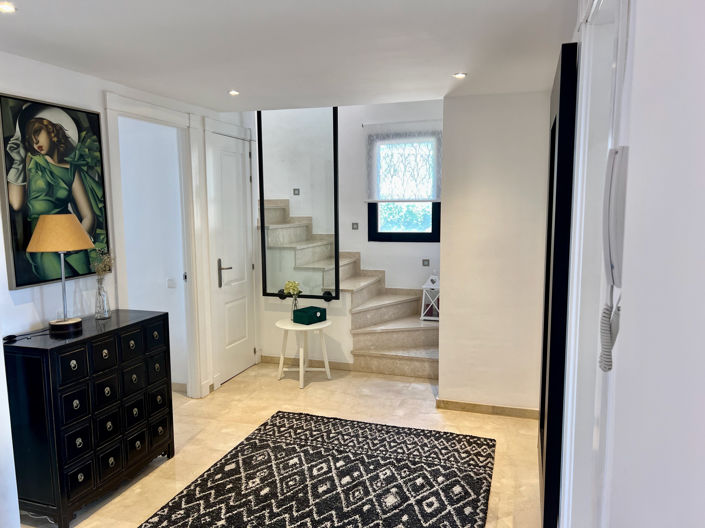 Image No.8-3 Bed Property for sale