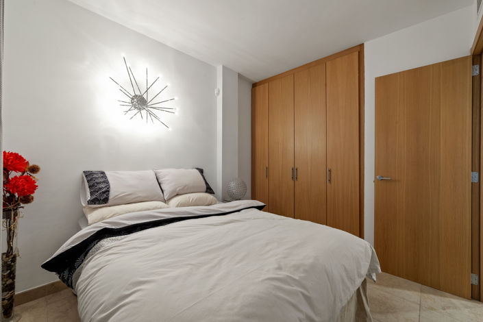 Image No.13-2 Bed Property for sale