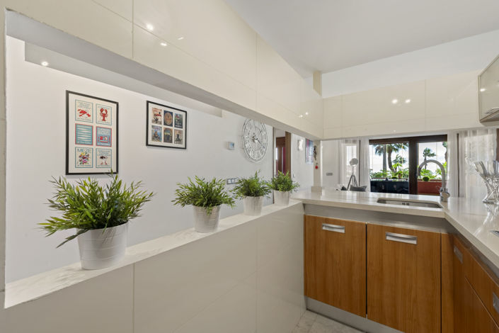 Image No.16-2 Bed Property for sale