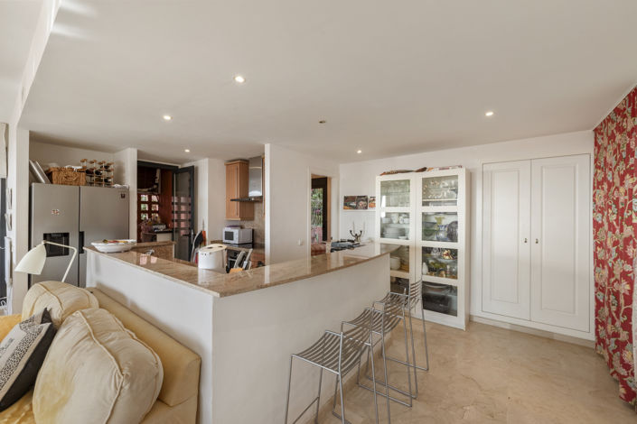 Image No.13-2 Bed Property for sale