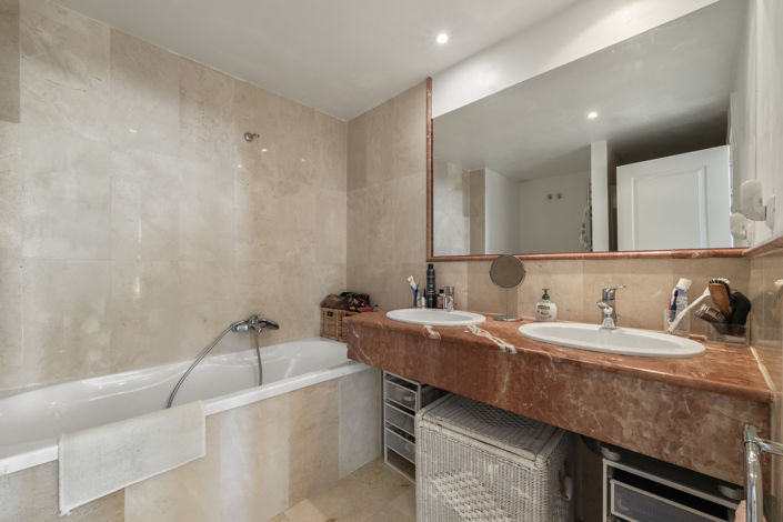 Image No.5-2 Bed Property for sale