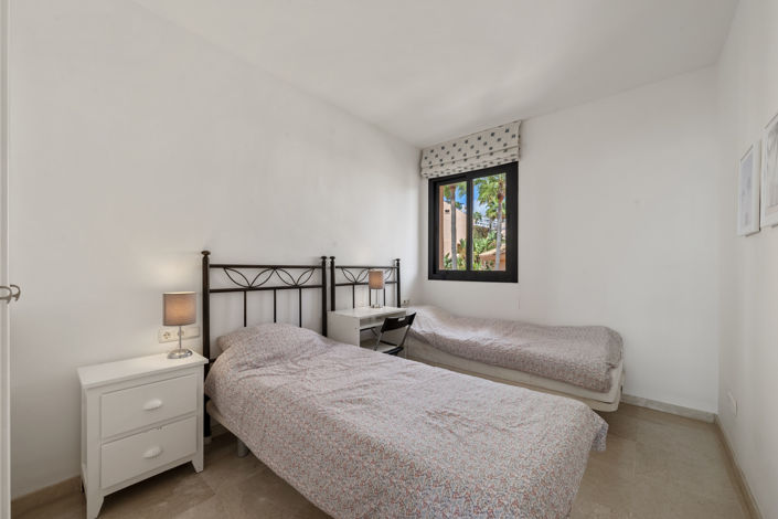 Image No.17-3 Bed Property for sale