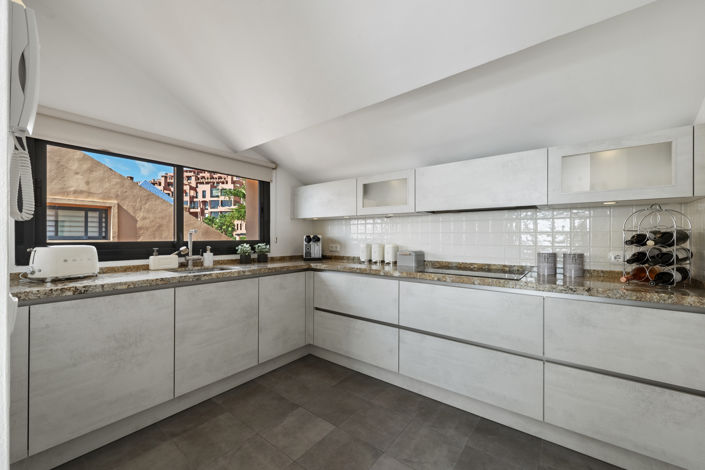 Image No.20-3 Bed Property for sale