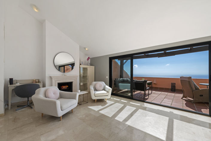 Image No.22-3 Bed Property for sale