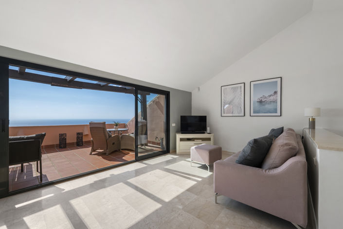 Image No.25-3 Bed Property for sale