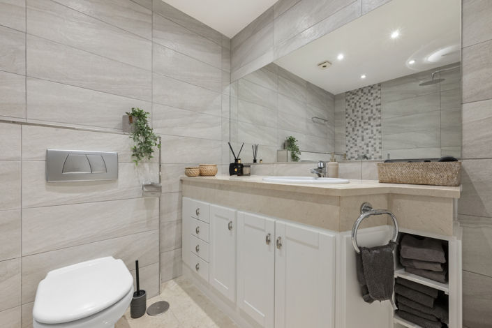 Image No.5-3 Bed Property for sale