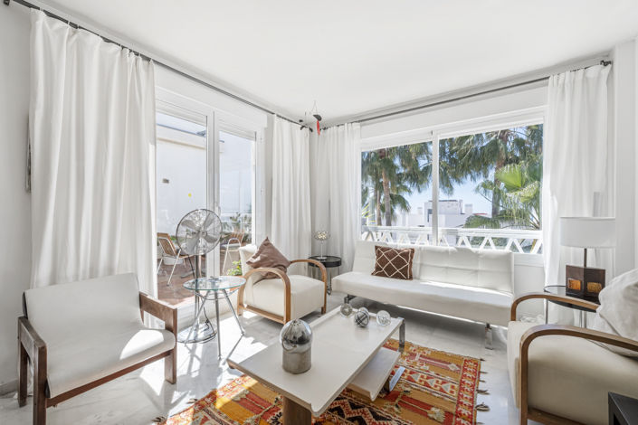 Image No.10-2 Bed Property for sale