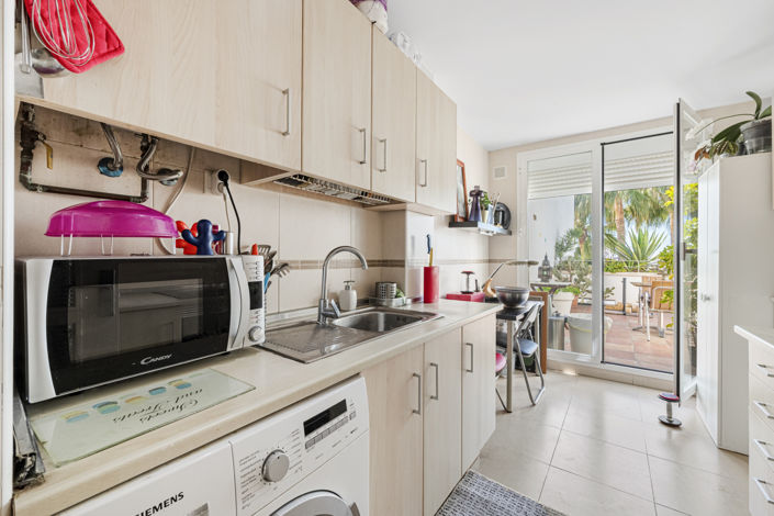 Image No.14-2 Bed Property for sale