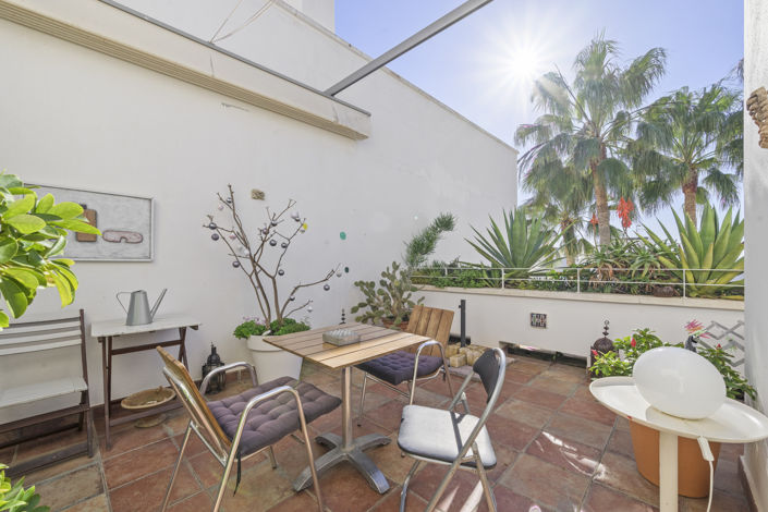 Image No.15-2 Bed Property for sale