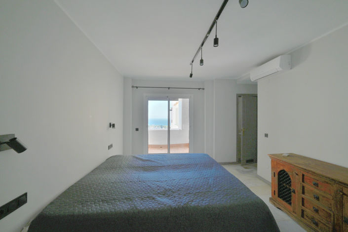 Image No.4-2 Bed Apartment for sale