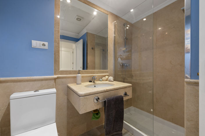 Image No.24-3 Bed House for sale