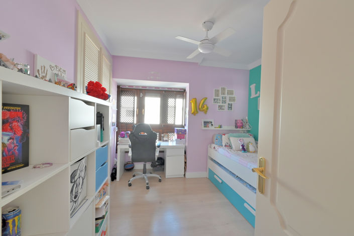 Image No.11-3 Bed House for sale