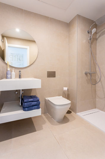 Image No.11-3 Bed Property for sale