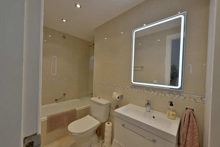 Image No.9-2 Bed Apartment for sale