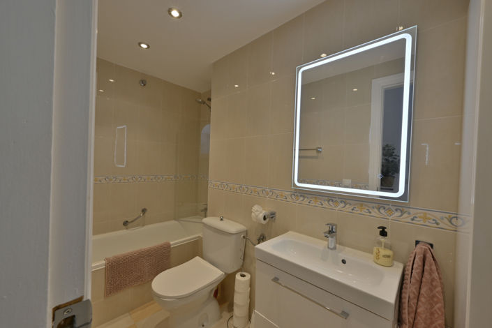 Image No.9-2 Bed Apartment for sale