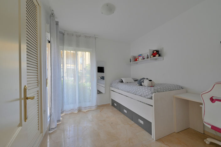 Image No.18-3 Bed Property for sale