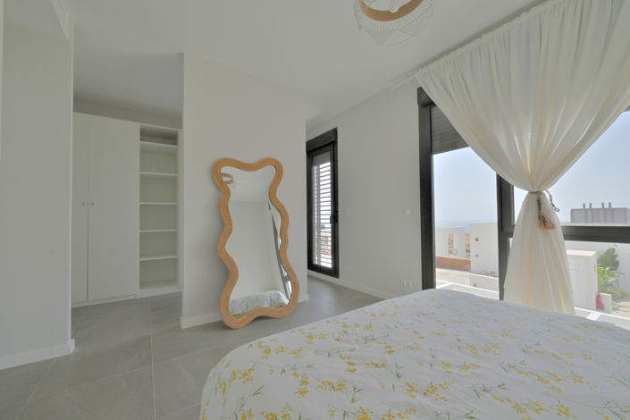 Image No.4-4 Bed House for sale