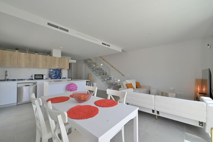 Image No.7-4 Bed House for sale
