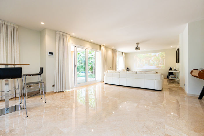 Image No.25-5 Bed Villa for sale