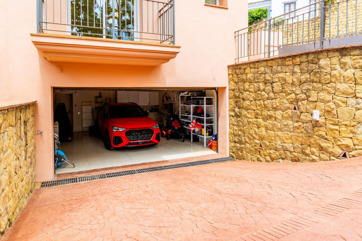 Image No.40-5 Bed Villa for sale