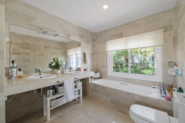 Image No.6-5 Bed Villa for sale