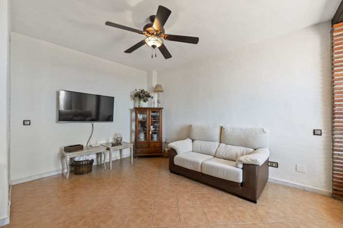 Image No.15-5 Bed Townhouse for sale