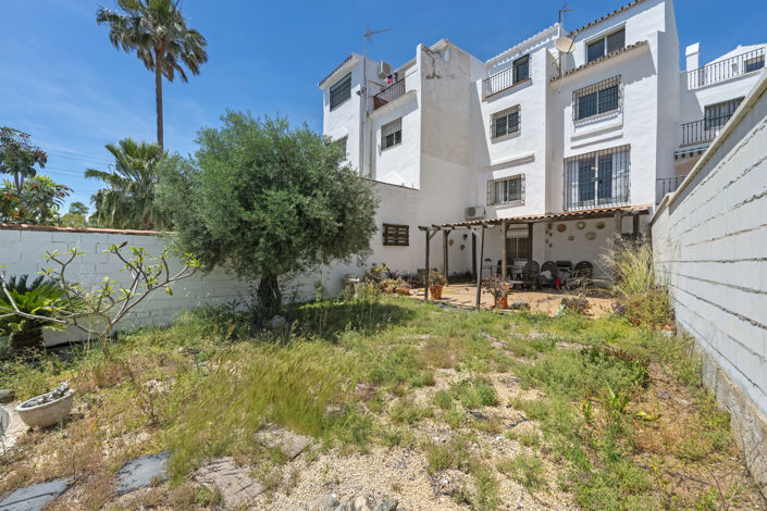 Image No.25-5 Bed Townhouse for sale